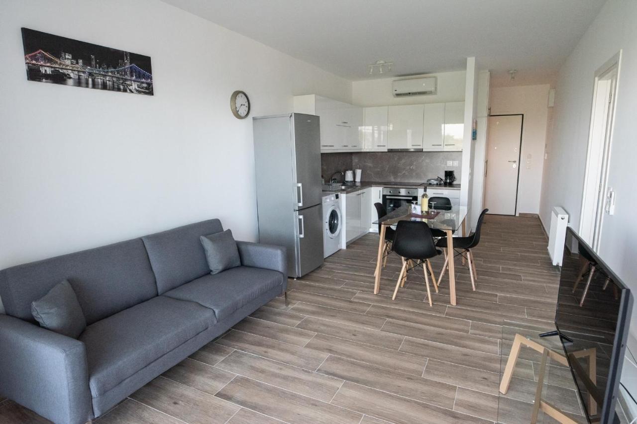 Cozy Apartment In Palaio Faliro With A Great View Atena Exterior foto
